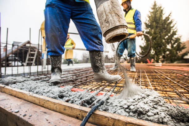 Best Custom Concrete Contractor  in Clare, MI